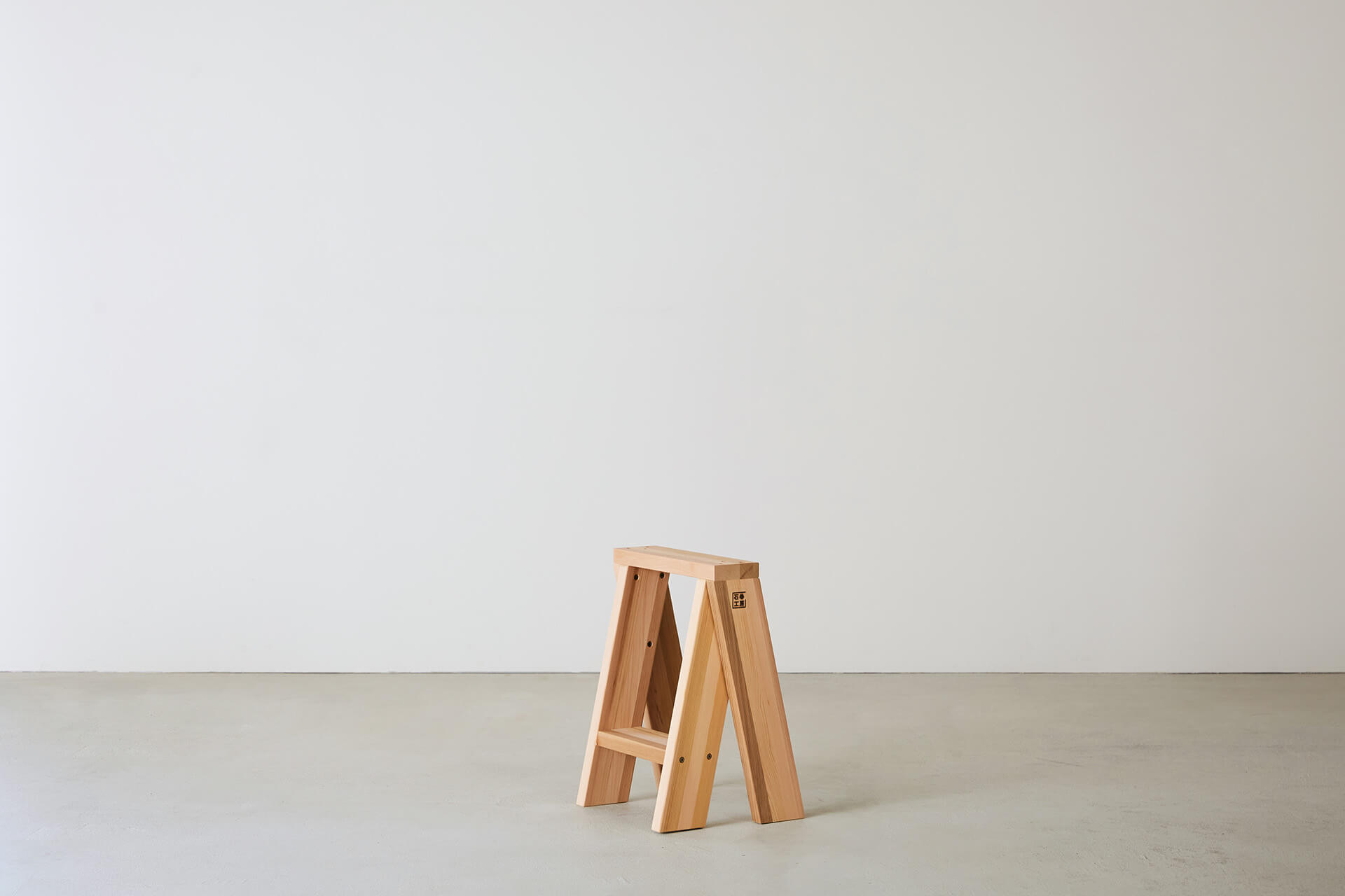 LOWスツール トラフ建築設計事務所 - 画像 (2)