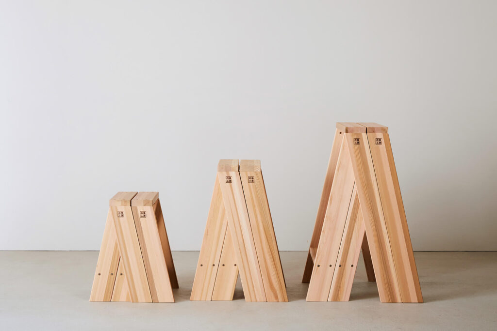 LOWスツール トラフ建築設計事務所