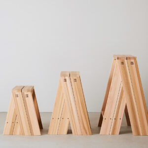 LOWスツール トラフ建築設計事務所