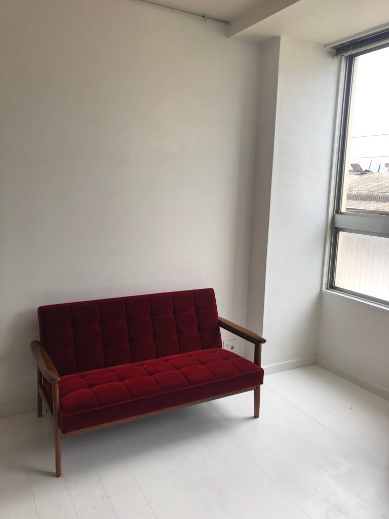 Kチェア2シーター 名古屋プレミアムモケットレッド