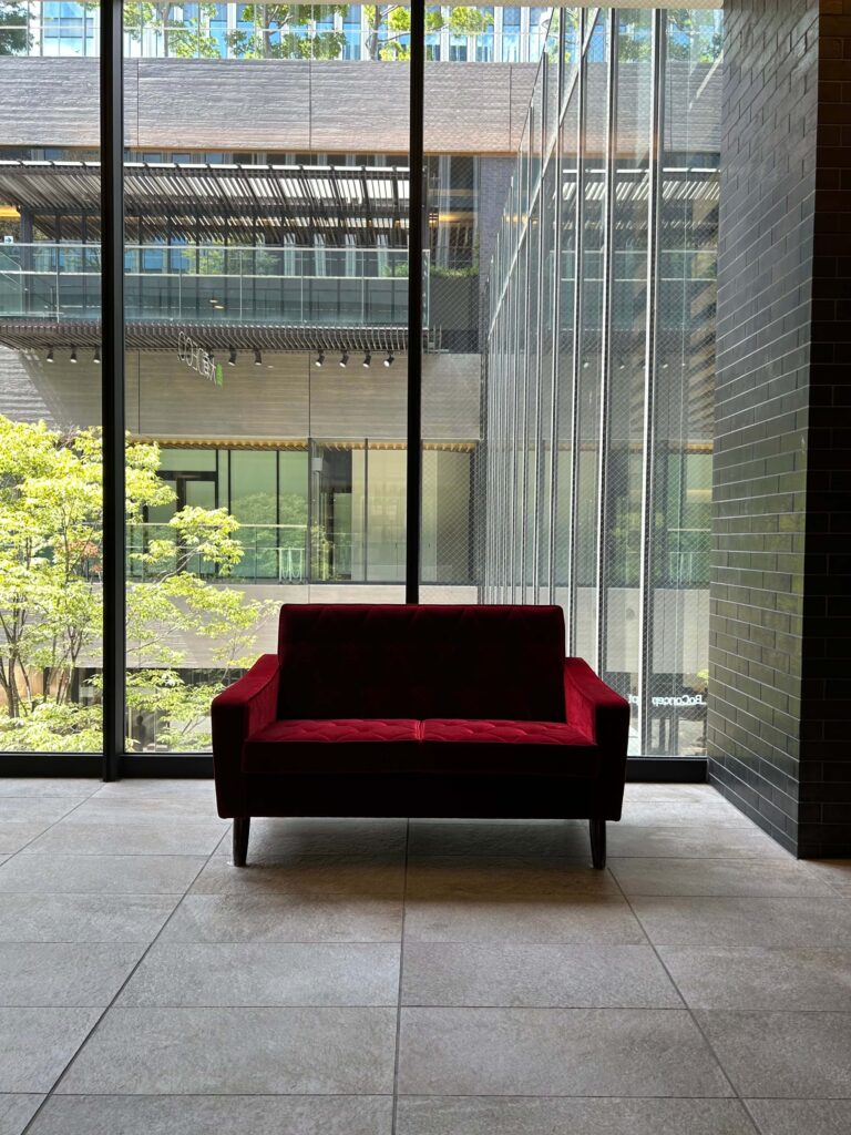 ロビーチェア 2シーター 名古屋プレミアムモケットレッド