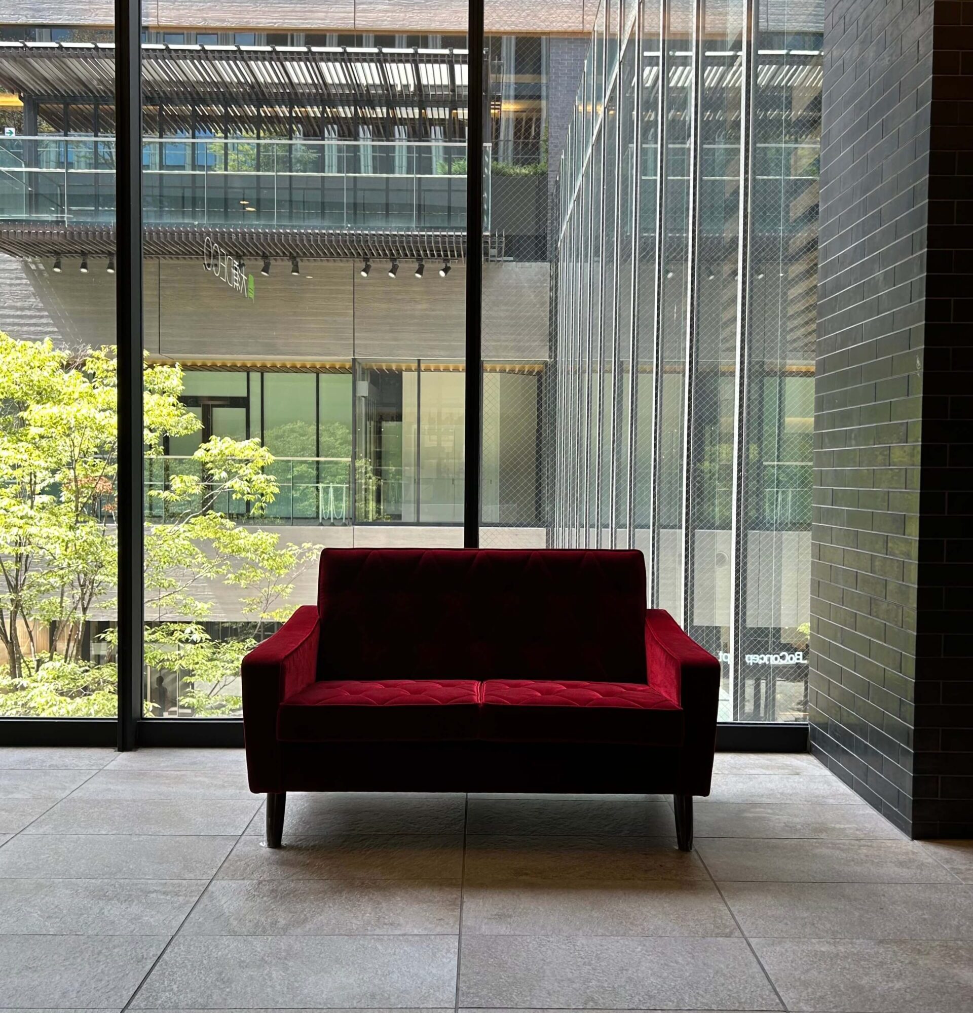 ロビーチェア 2シーター 名古屋プレミアムモケットレッド